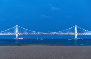 Prachtvolle Nächte in Busan mit der Gwangalli M Drone Light Show